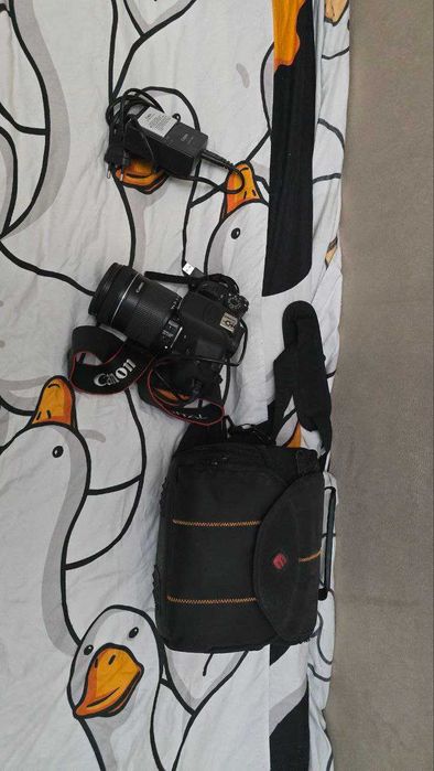 Фотоаппарат Canon 700D