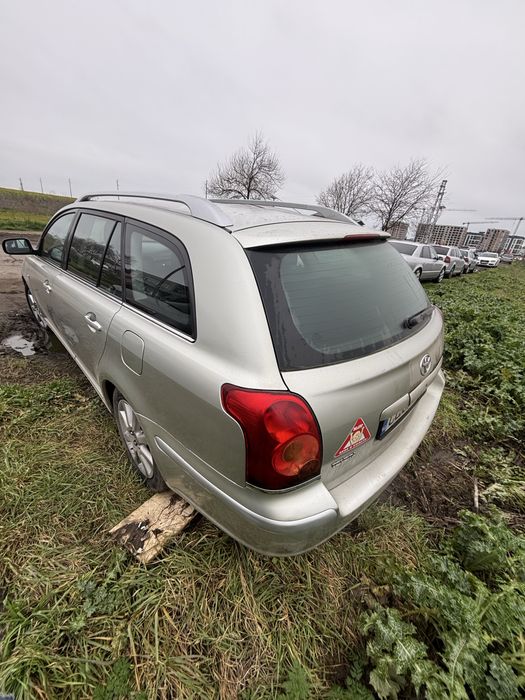 Toyota Avensis T25 на части