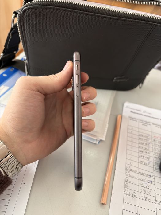 Продам IPhone 11 128 гб