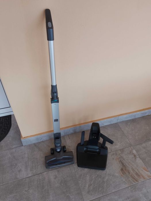 Вертикална прахосмукачка Rowenta RH 1239WO на части