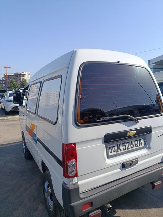 Дамас фургон килинган