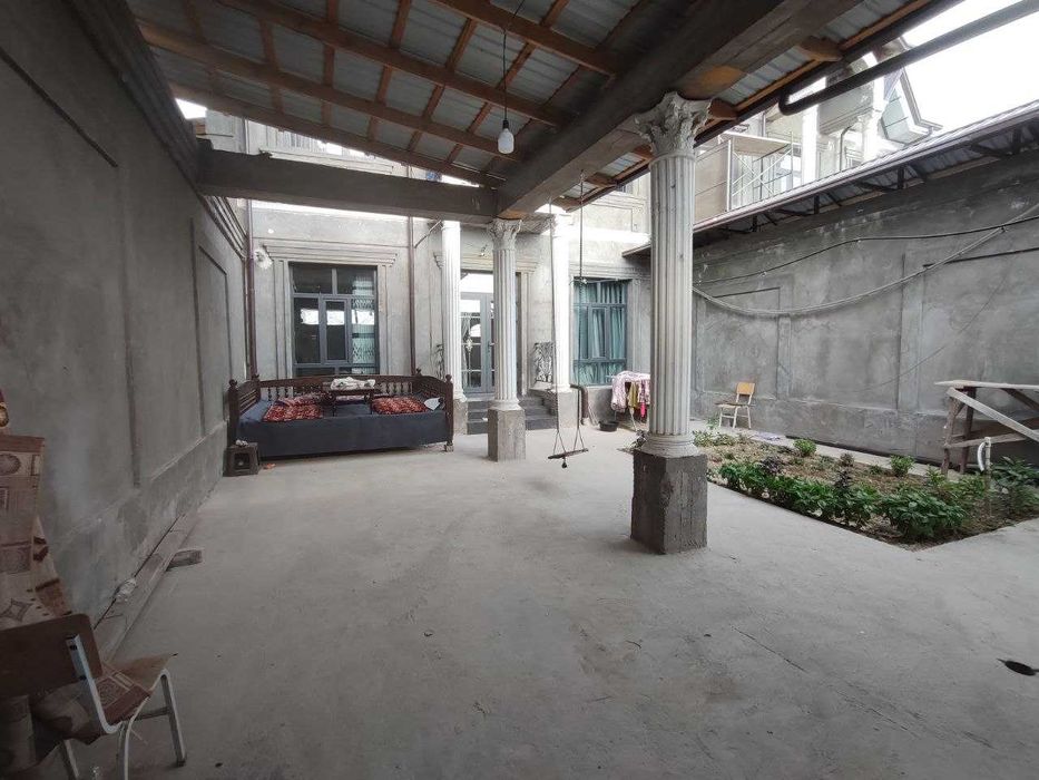 Участка сотилади Уратепа махаллада, бетонкадан 1300 метр ичкарида