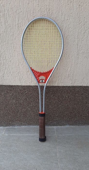 Rachetă de tenis anii 80 pentru colecționari