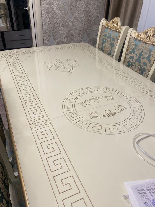 Стол ,красивый стулья