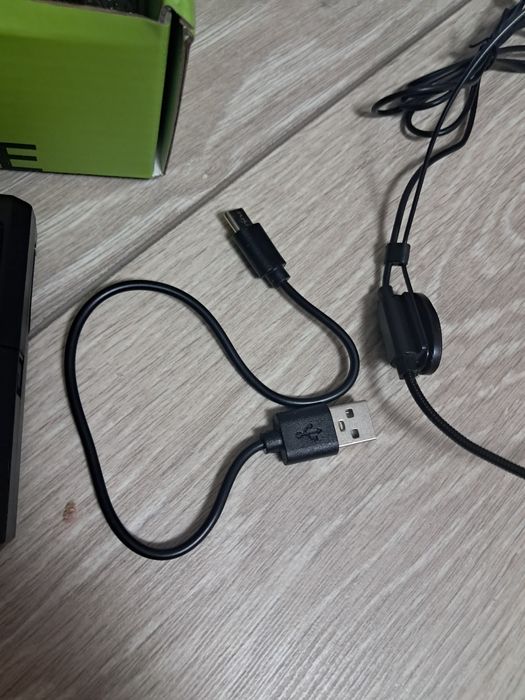 Микрофон беспроводной продам.