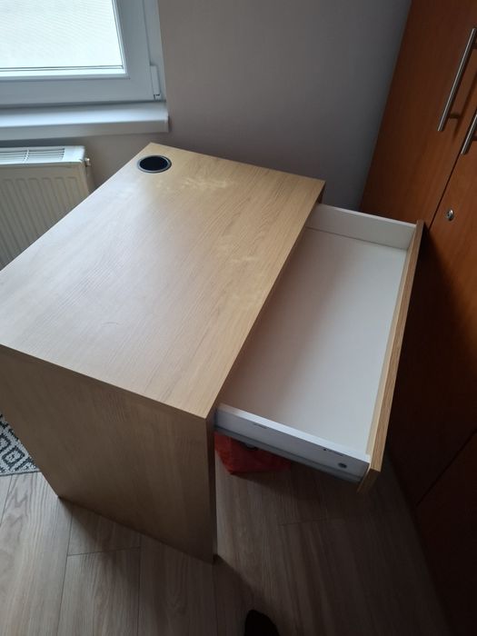 Vând birou ikea Micke
