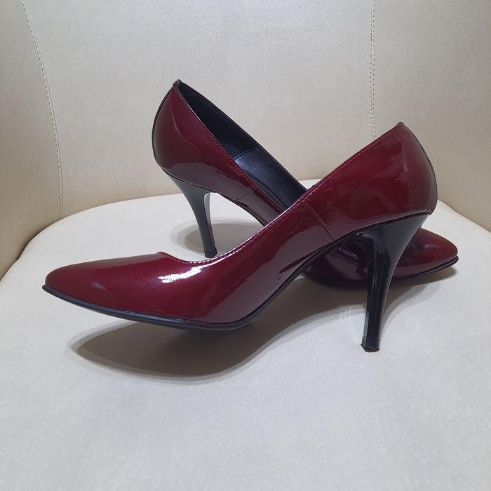 Pantofi piele naturala lacuita