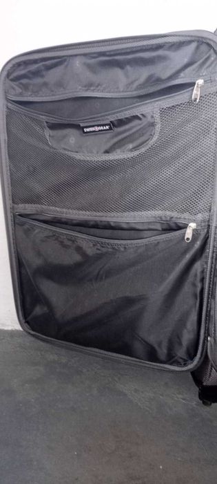 Лек Куфар Швейцарски 44/30/70 Предложете цена!