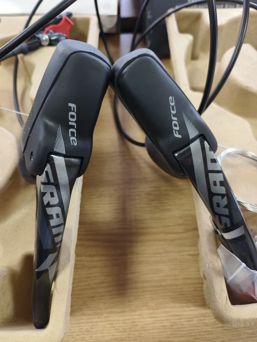 SRAM Force 22 DoubleTap 1/2x11 Хидравлични спирачки - Плосък монтаж