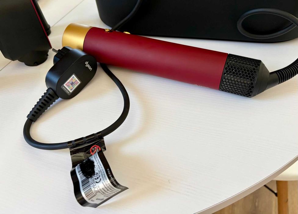 Airwrap ID red velvet/gold CA NOU, original, luat direct de la Dyson Romania