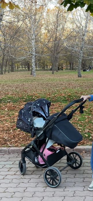 Продам коляску ining baby