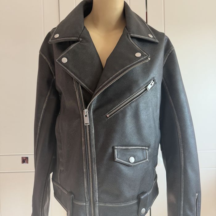 Кожено яке Zara избелял ефект