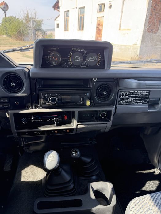 Toyota LandCruiser  LJ70  2.4