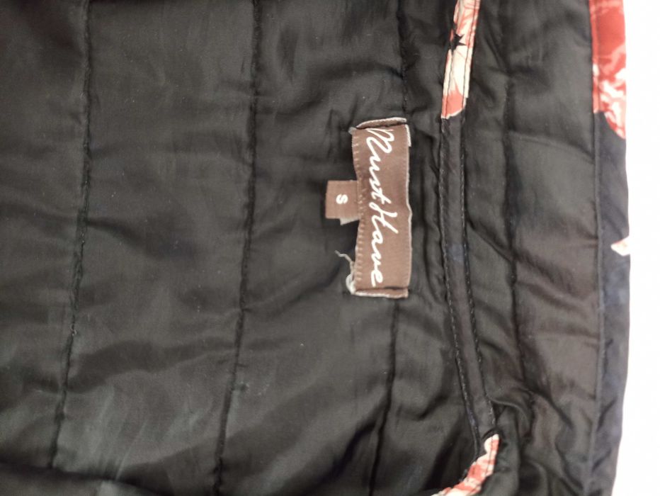 Вталено дамско якенце