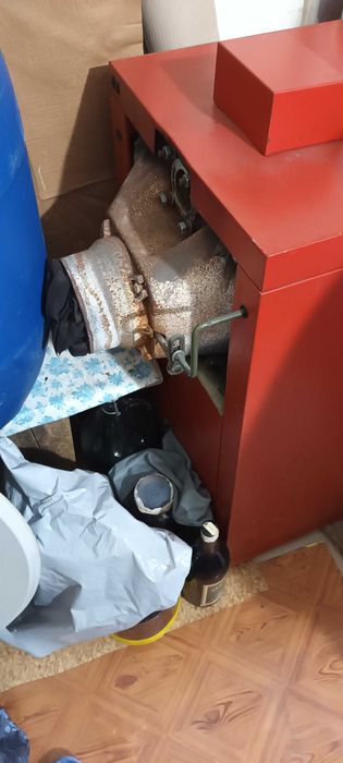 Продавам чешки котел на твърдо гориво