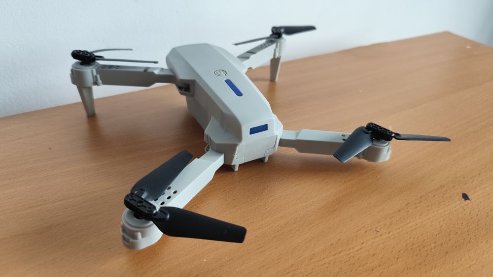 Дрон E88 pro новый