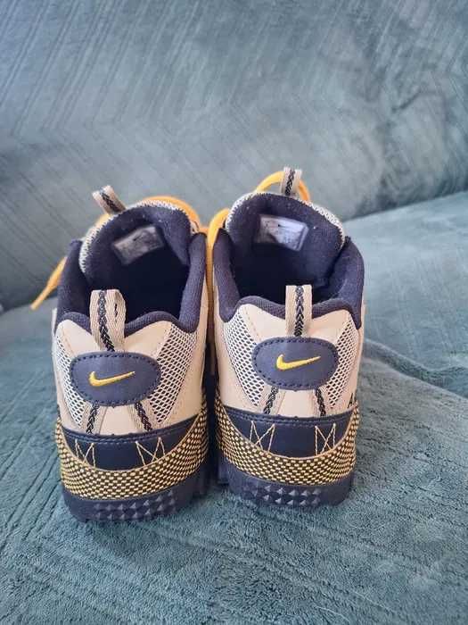 Маратонки Nike Air Humara