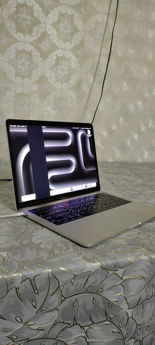 Macbook pro 2017 13 inch makbuk