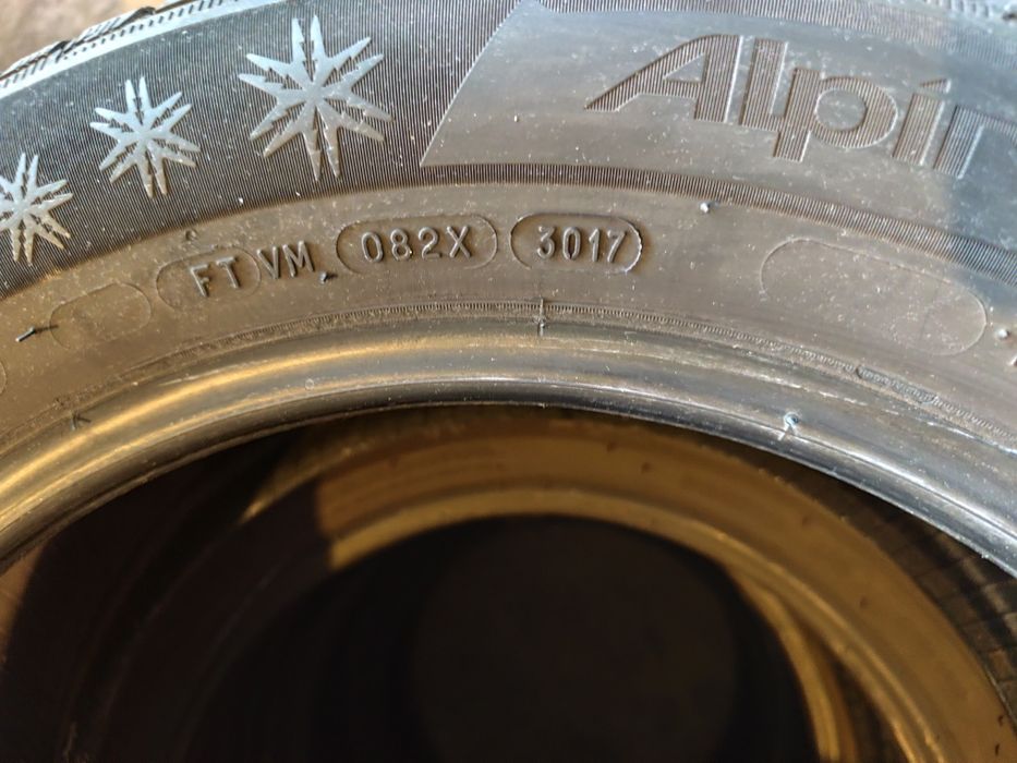 215/55R16 Michelin Alpin5