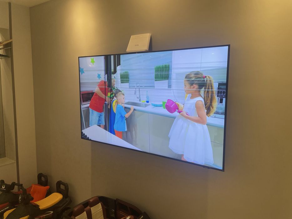 Продам телевизор Samsung LED 65 QE65Q60AAU