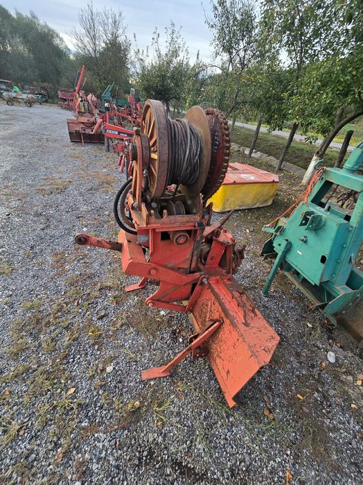 Troliu in tiranti la tractor cu piese originale facut hidraulic 7t
