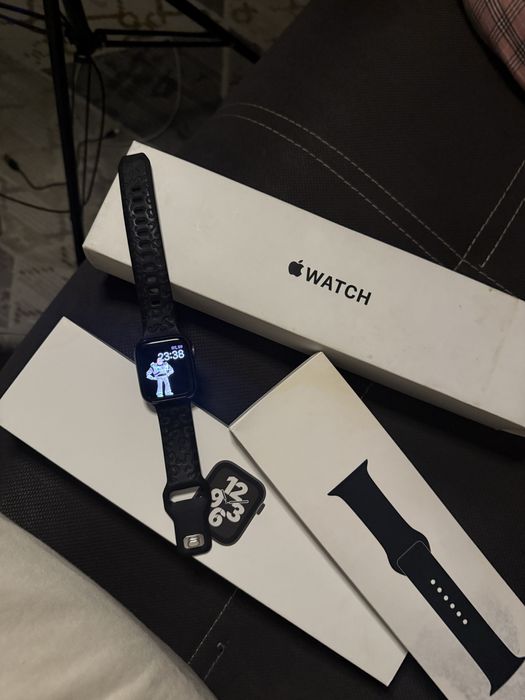 Продам apple watch se 40mm