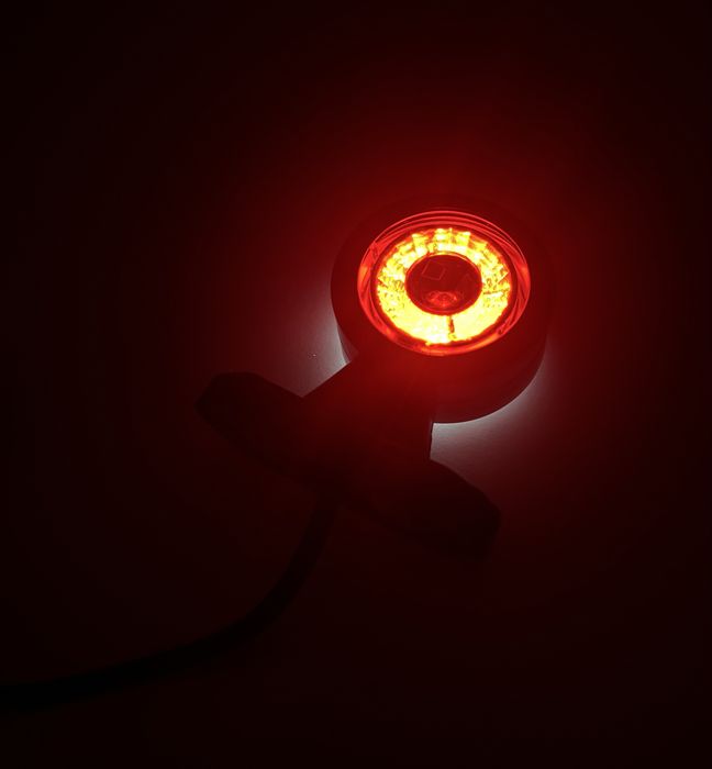 КОМПЛЕКТ LED рогче габарит червено/бяло 12-24V за камион, ремарке