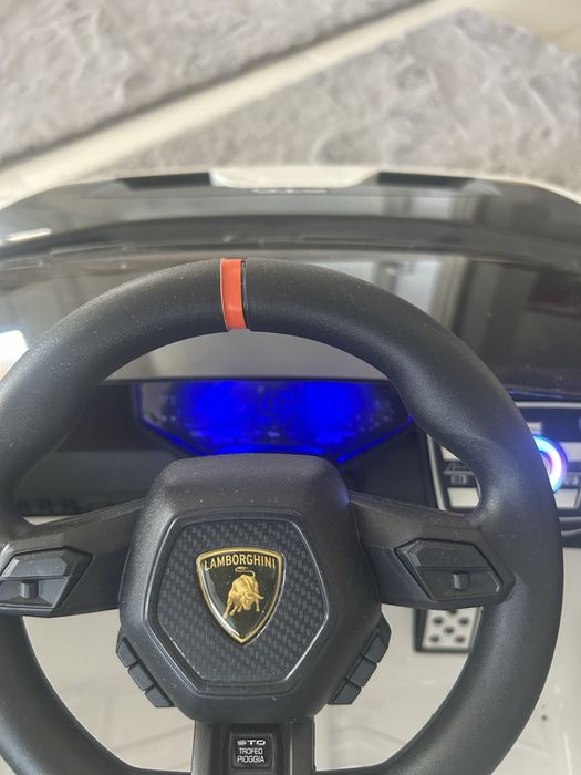 Masina lamborgini noua