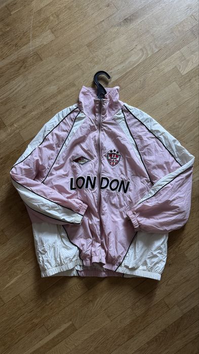 Легкая куртка Bershka London