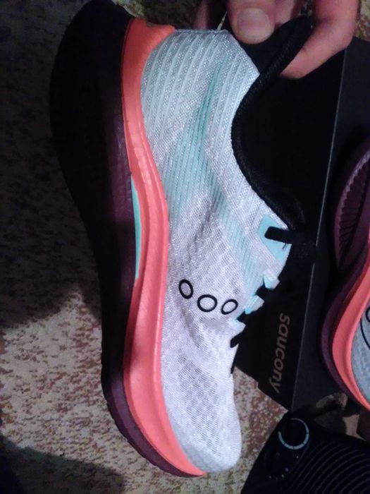 Saucony Endorphin Speed 5 номер 43 маратонки за бягане