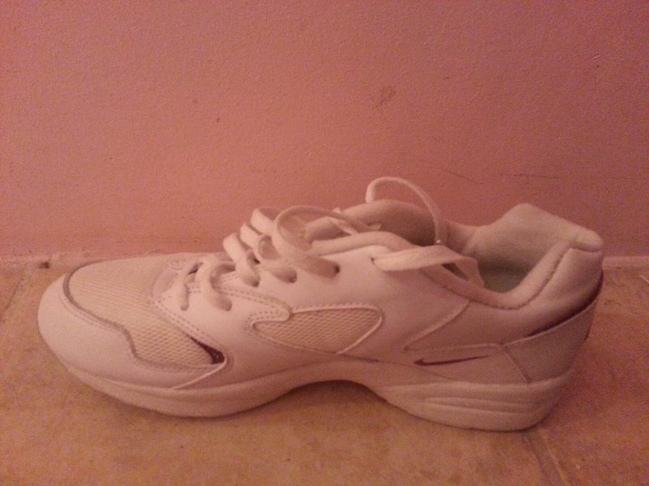 НОВИ Маратонки Nike