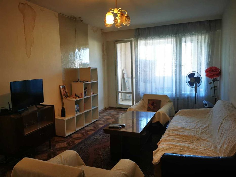 Дава се под наем Тристаен апартамент в Пловдив, Кършияка - 90 кв.м за 331.5 € - Снимка #1