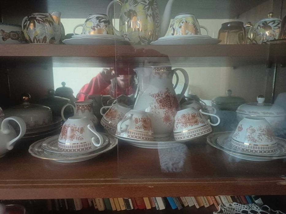 Старинен сервиз за чай