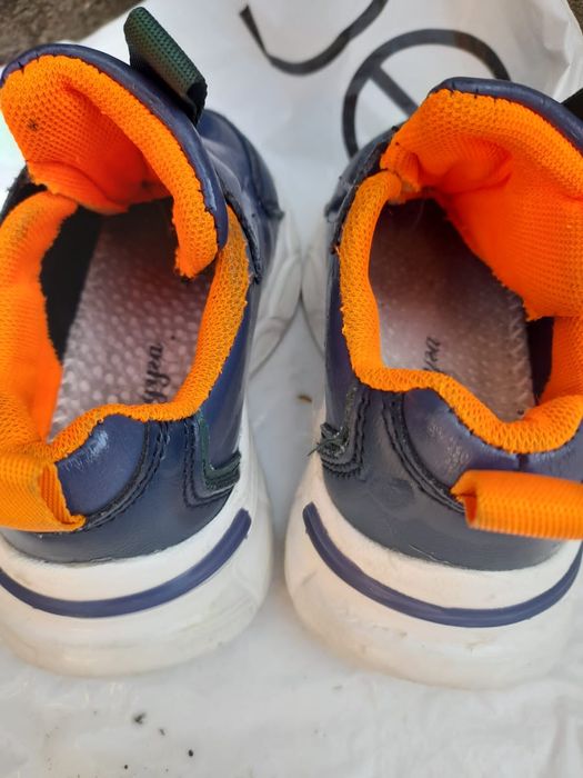 Продаю кроссовки на мальчика