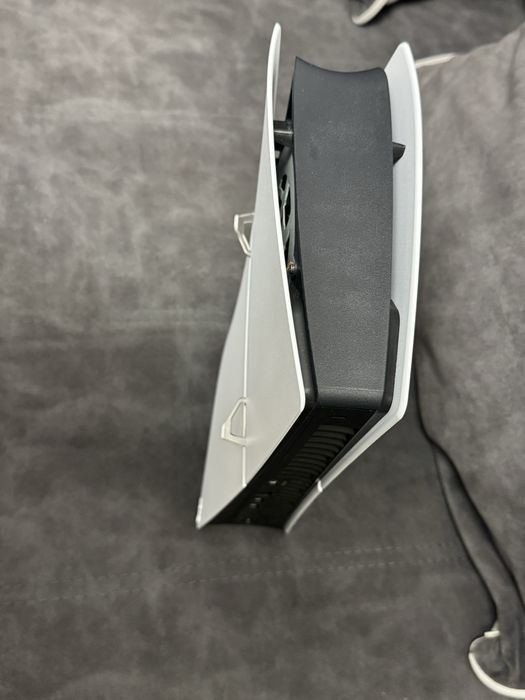 Playstation 5 slim digital 1tb + 2 controlere originale