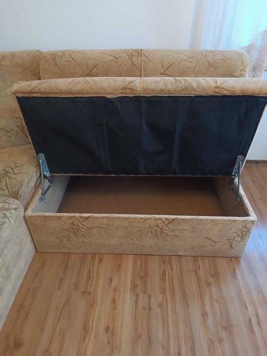 Продавам ъглов диван