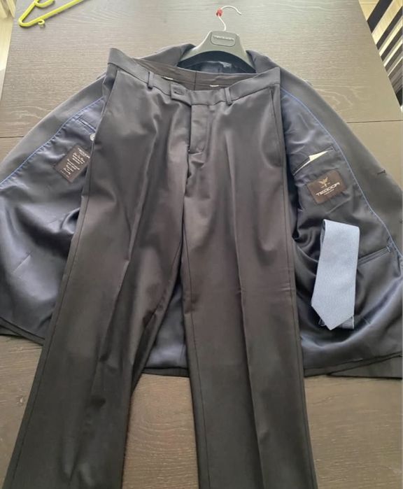 Костюм за специален повод