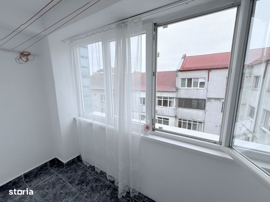 Apartament 4 camere ultracentral zona Junior
