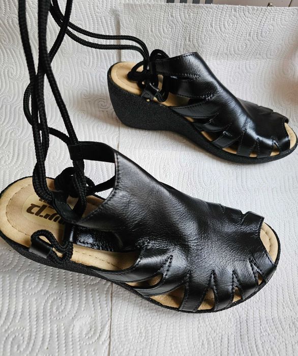 Sandale de dama elegante din piete naturala