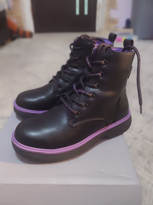 Продам демисезонные ботинки для девочки