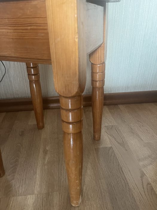 Табуретки 4 шт. (дерево)