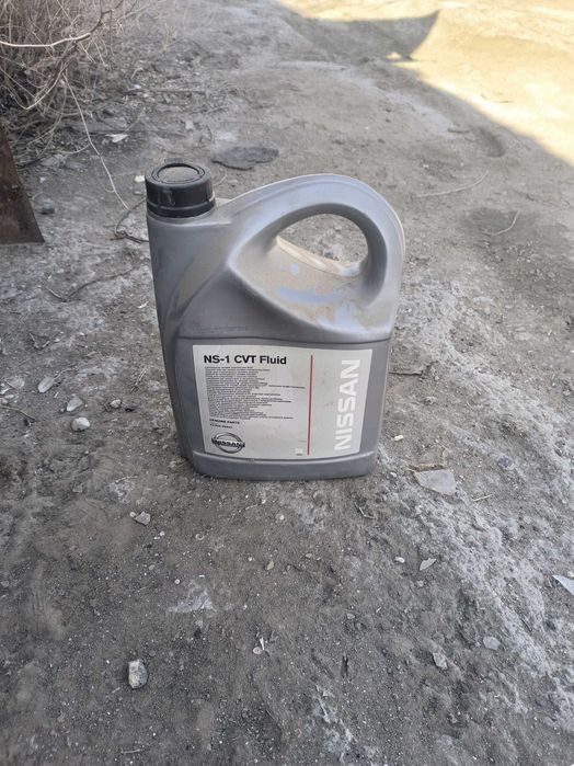 Масло nissan 5 литров  для коробки  передачь вариатор