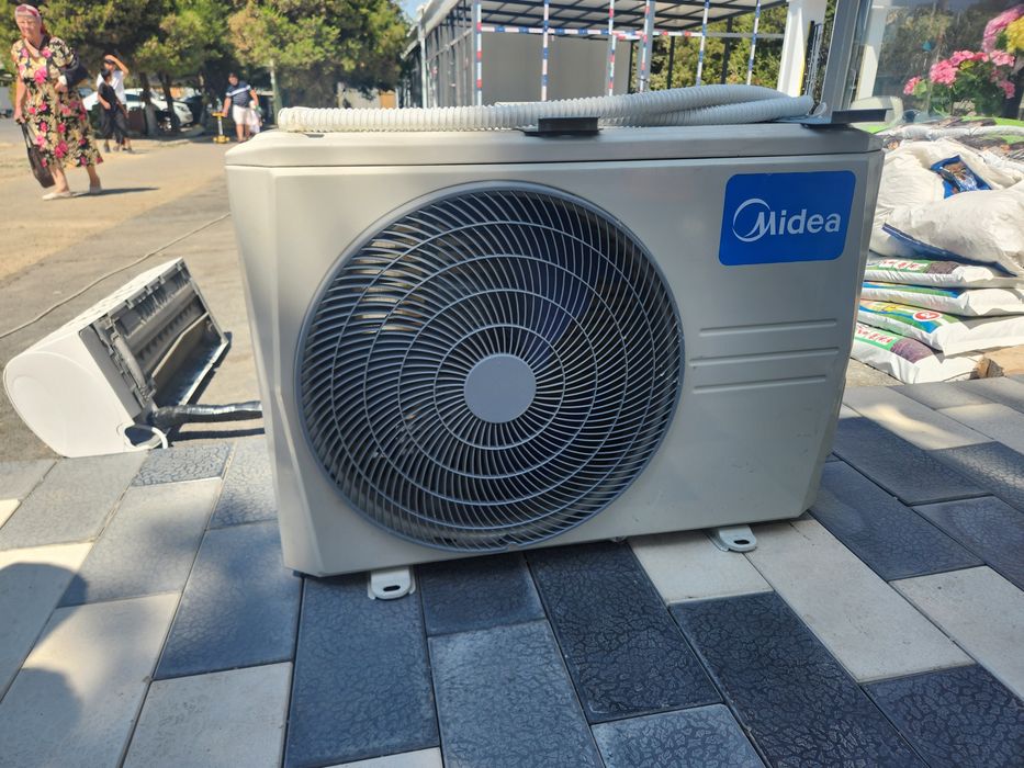 Продаётся кондицеонер Media 12