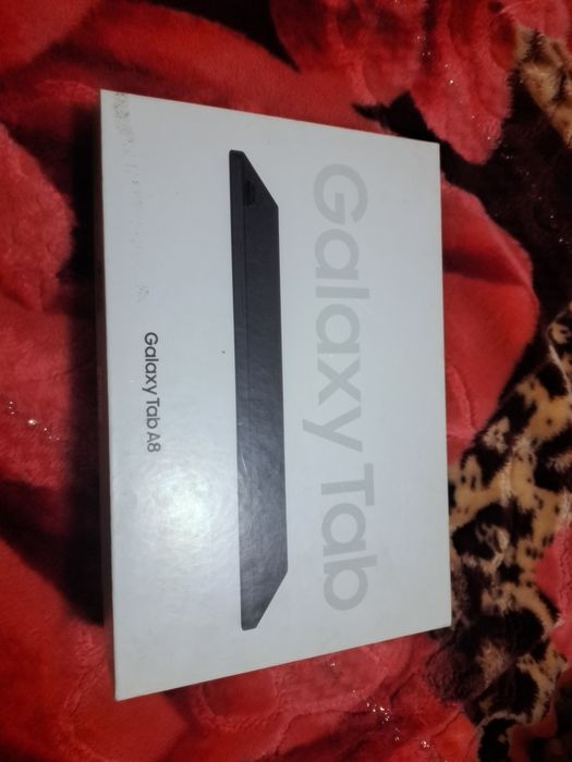 Самсунг Галакси таб а 8