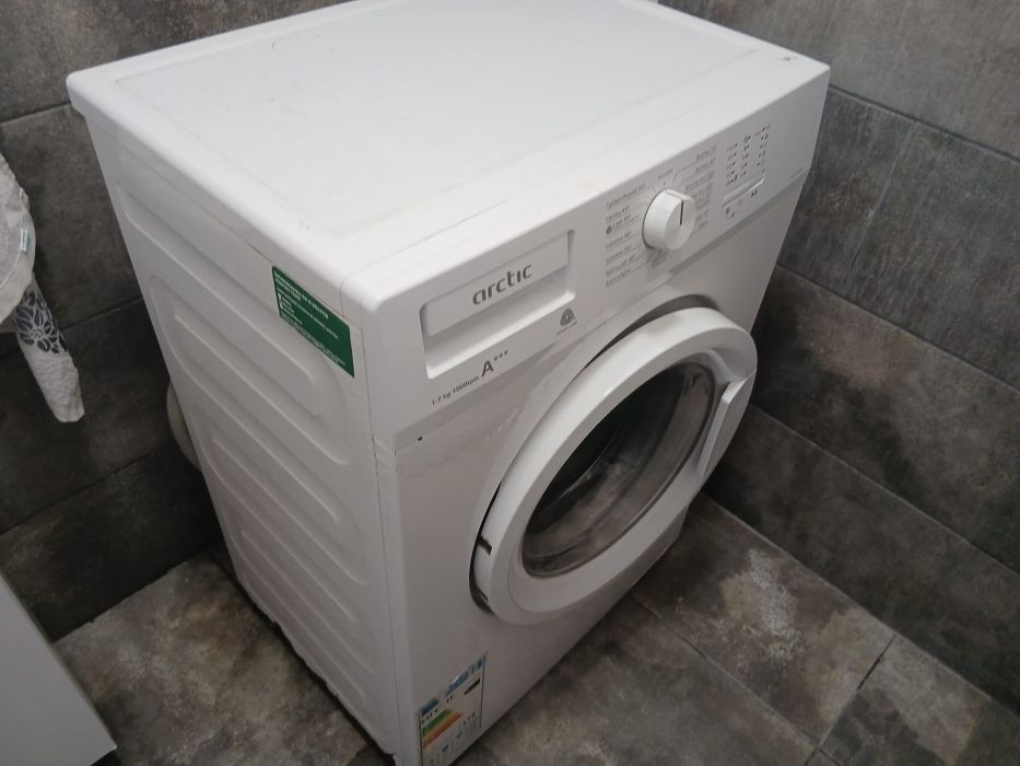 Mașină de spălat rufe ARCTIC 7 kg