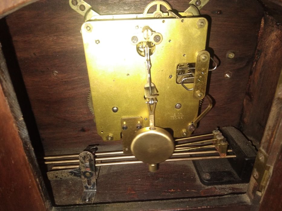 Se vinde ceas mecanic semineu T. B.Germany anii 1960 -70