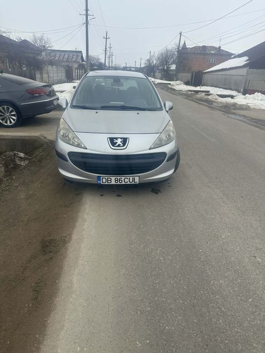 Peugeout 207 1.4 benzina
