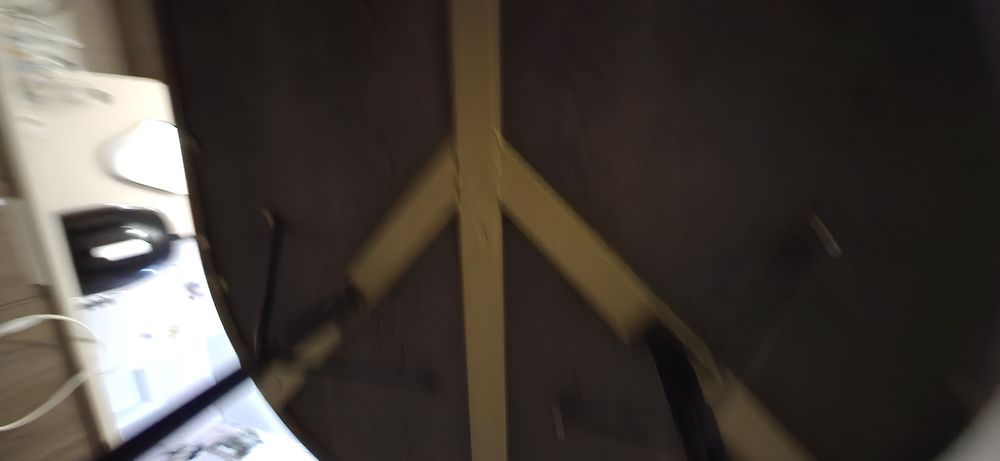 Masă ovală mare, pe schelet metalic