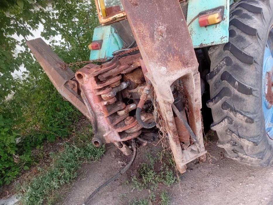 Продам экскаватор юмз