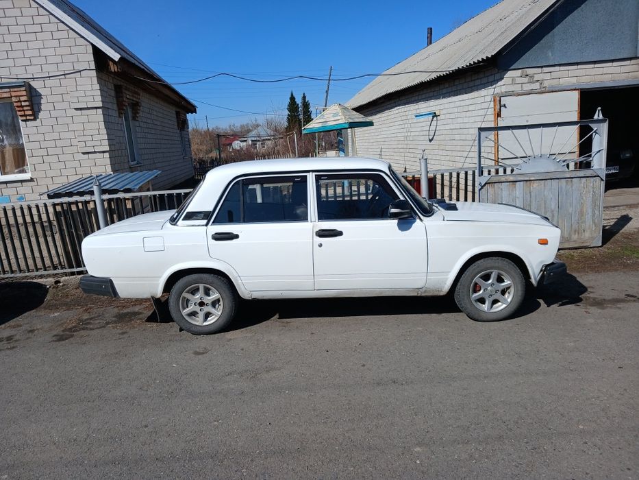 Автомобиль ваз 2107
